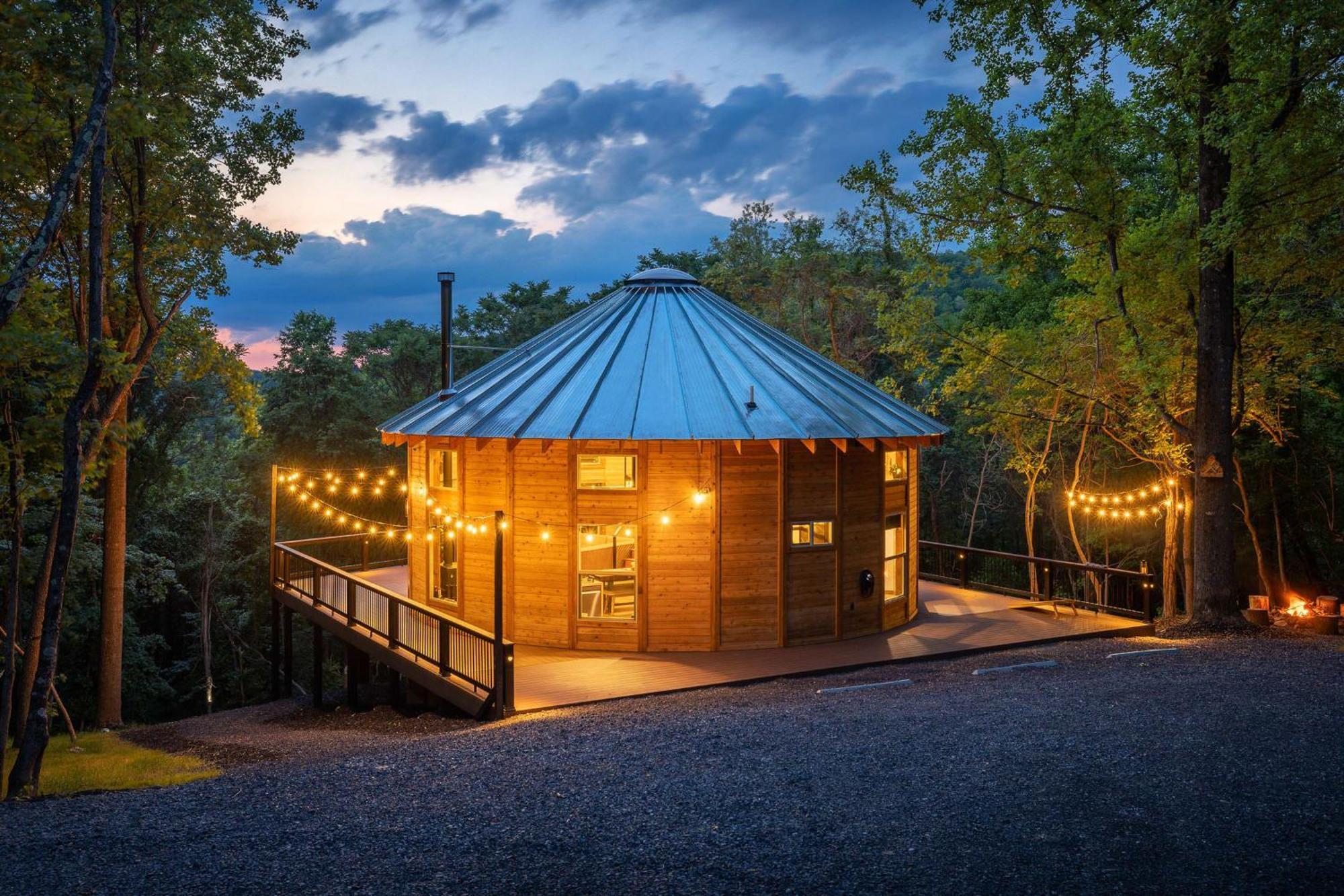 Shenandoah Yurt: Hot Tub~Wood Stove~Wifi~Evcharger Villa Stanley Exterior photo